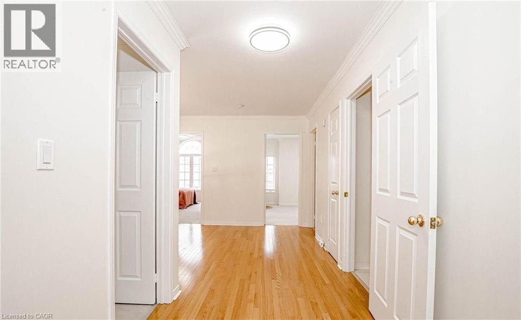 2452 Pathfinder Drive, Burlington, ON
