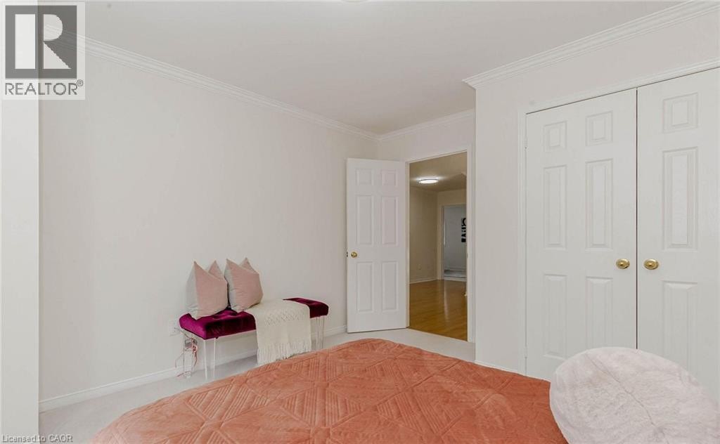 2452 Pathfinder Drive, Burlington, ON