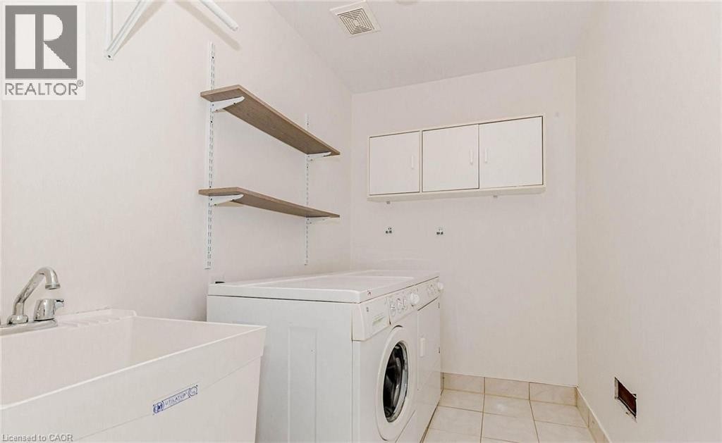 2452 Pathfinder Drive, Burlington, ON