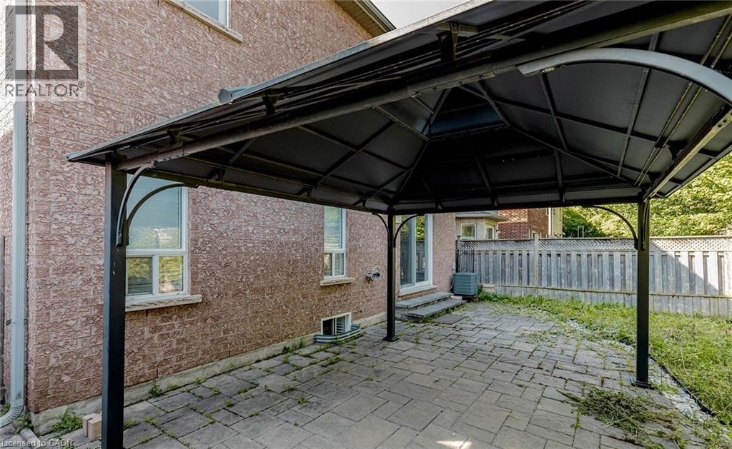 2452 Pathfinder Drive, Burlington, ON