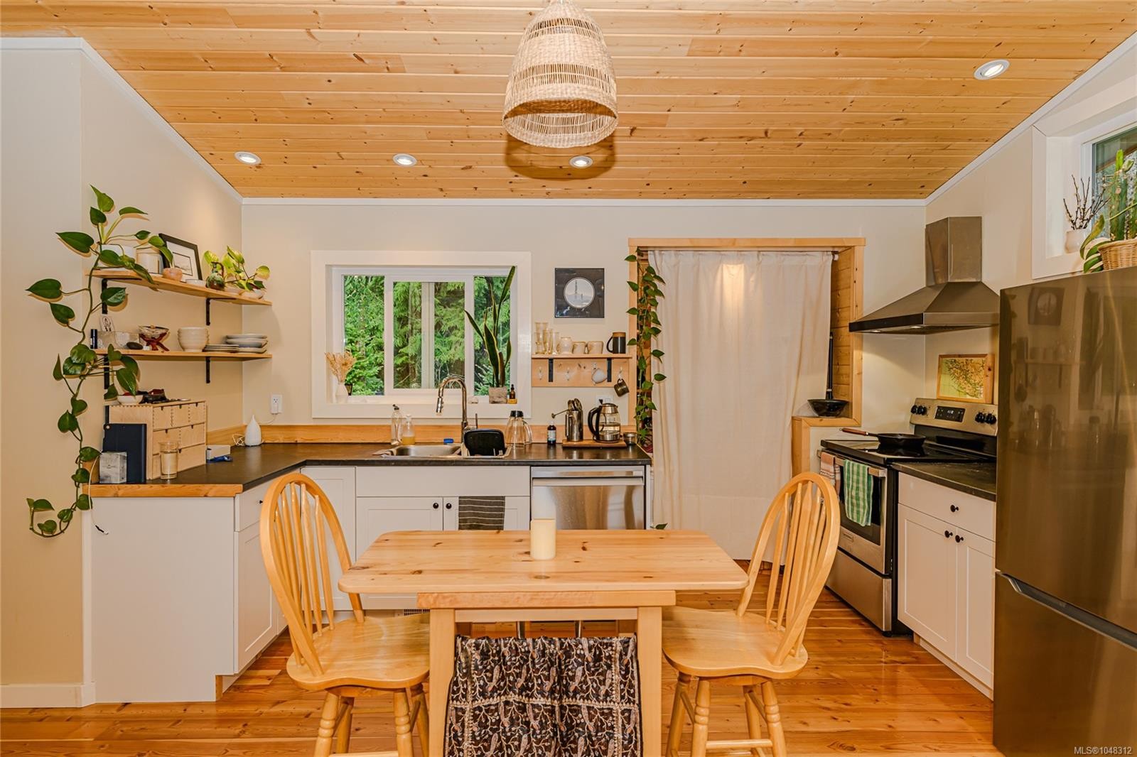 129 Mariko Pl, Salt Spring, BC