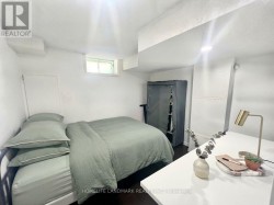 UNIT B1 - 8 BAFFIN COURT Richmond Hill, ON L4B 4J7