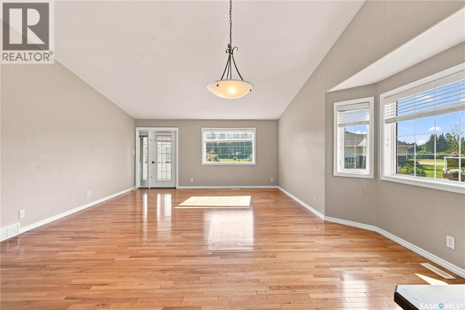 5012 Central Avenue, Waldheim, SK