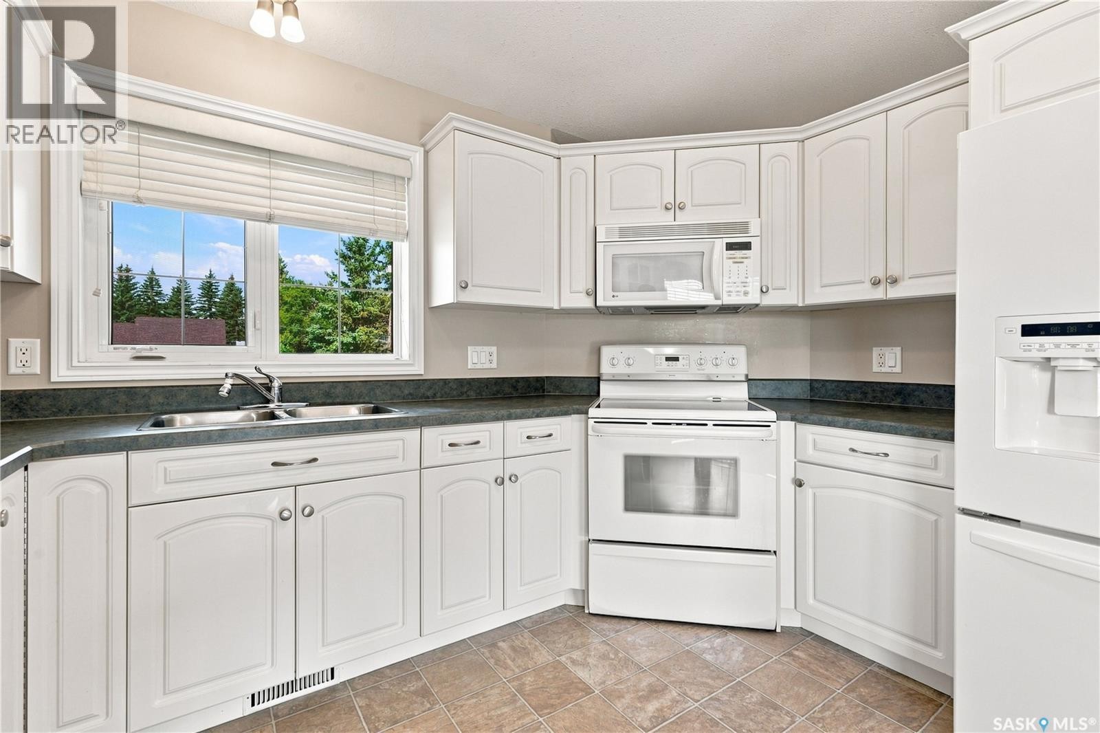 5012 Central Avenue, Waldheim, SK