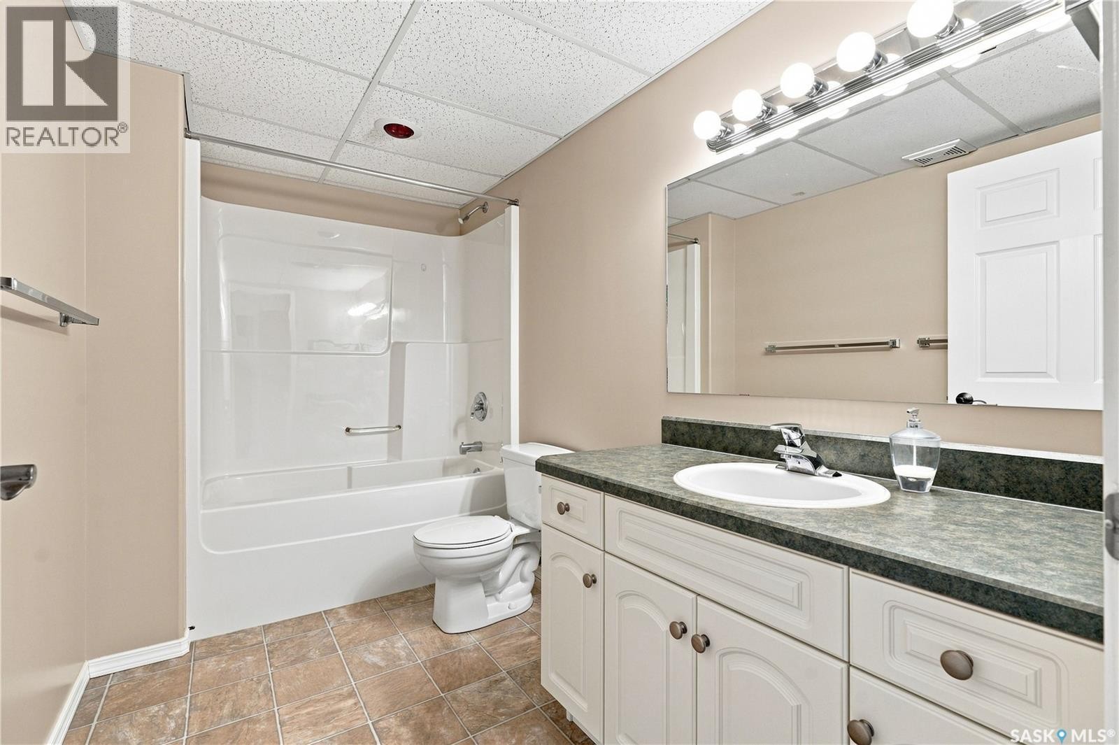 5012 Central Avenue, Waldheim, SK