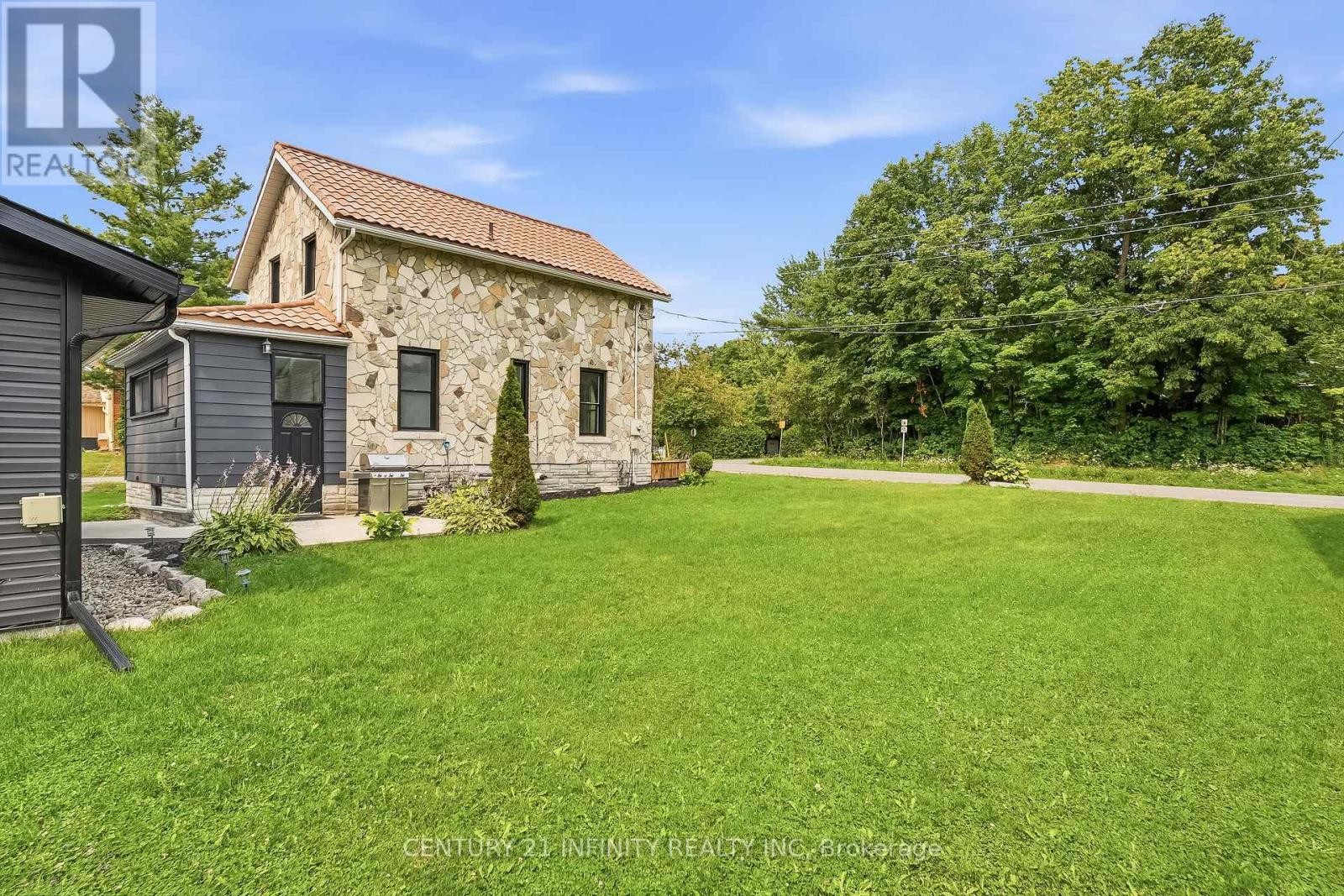 13 Main Street, Cavan Monaghan, ON