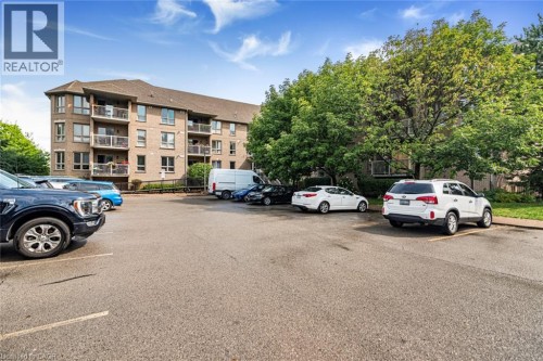 56 KERMAN Avenue Unit# 105  Grimsby, ON L3M 0A1