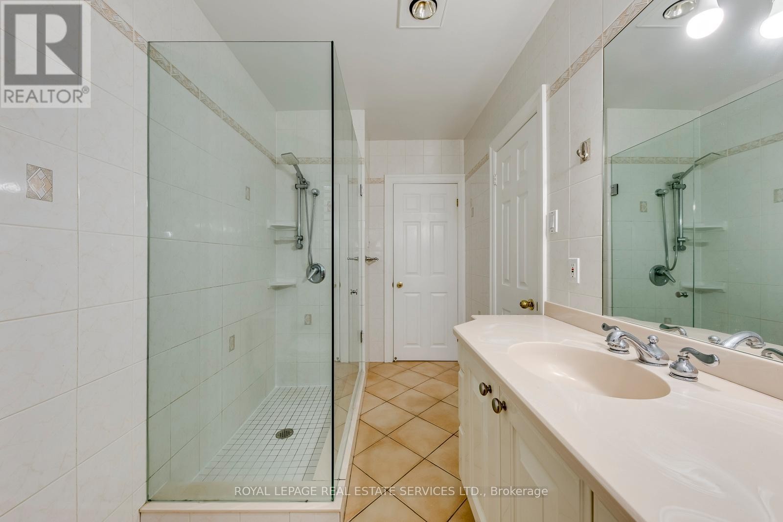 1602 Lincolnshire Boulevard, Mississauga, ON