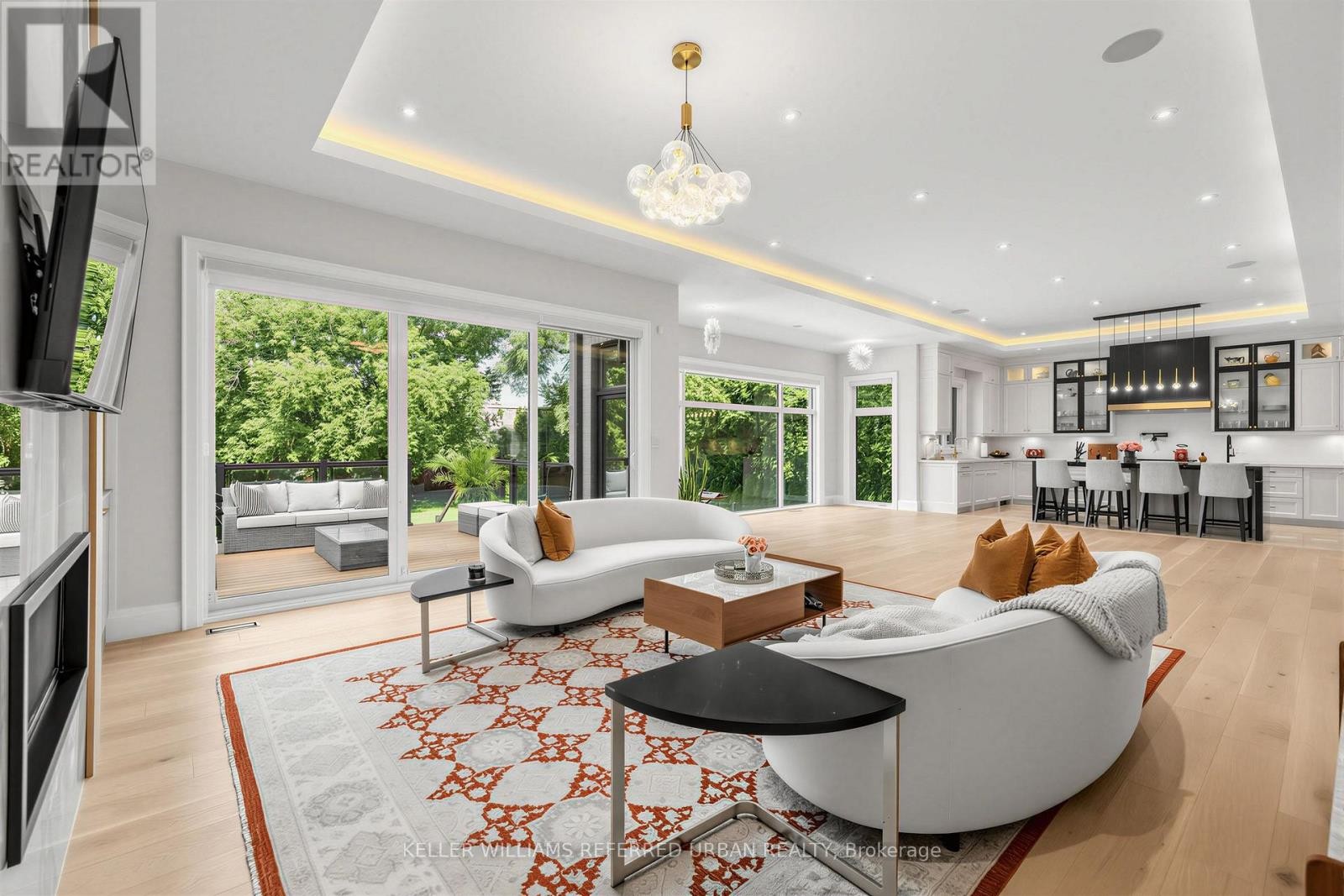 130 Upper Canada Drive, Toronto, ON