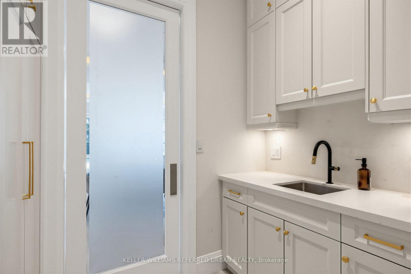 130 Upper Canada Drive, Toronto, ON
