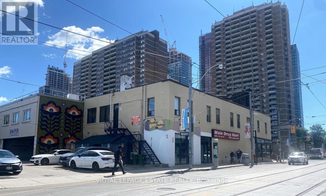 2558 Danforth Avenue, Toronto, ON