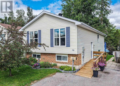 38 LOUISE LANE  Orillia, ON L3V 7W1