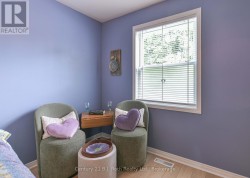 Tasteful decor - 