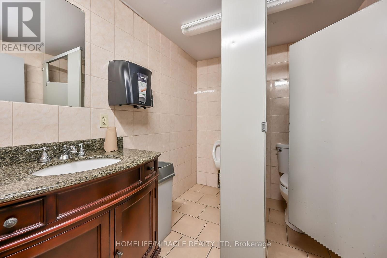 54 Centennial Parkway N, Hamilton, ON
