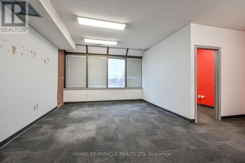 54 Centennial Parkway N, Hamilton, ON 