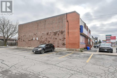 54 Centennial Parkway N, Hamilton, ON 