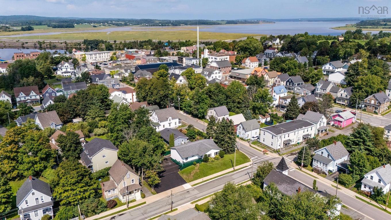 122 Victoria Street, Windsor, NS