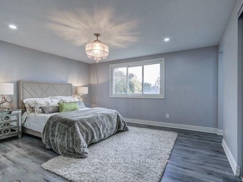 1004 Garth Street, Hamilton, ON 