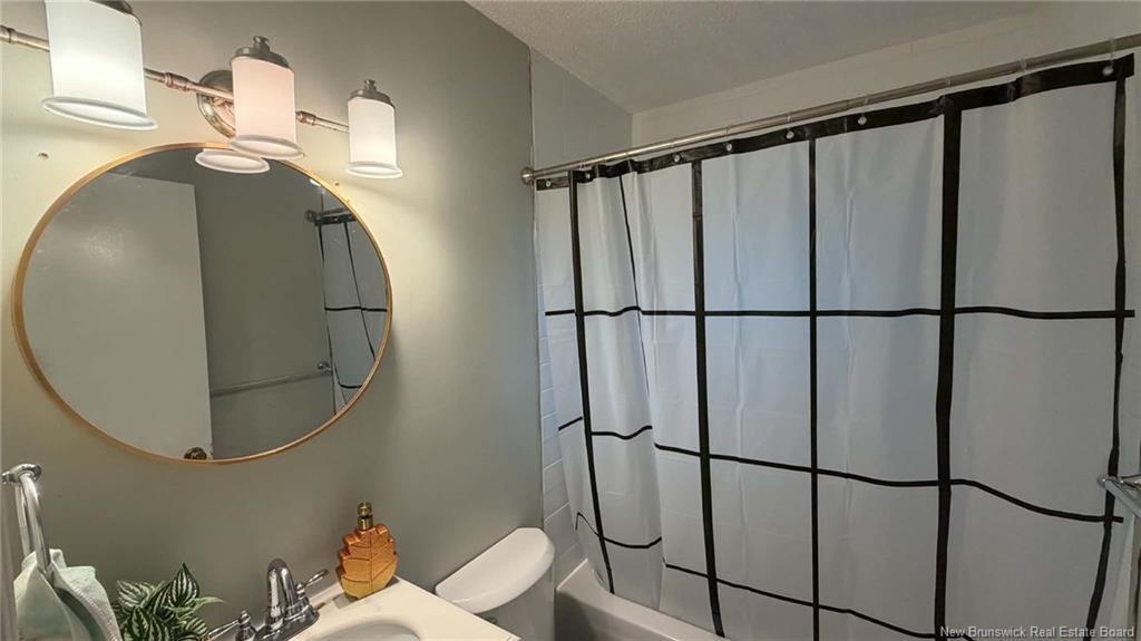 132 Topcliffe Cres, Fredericton, NB