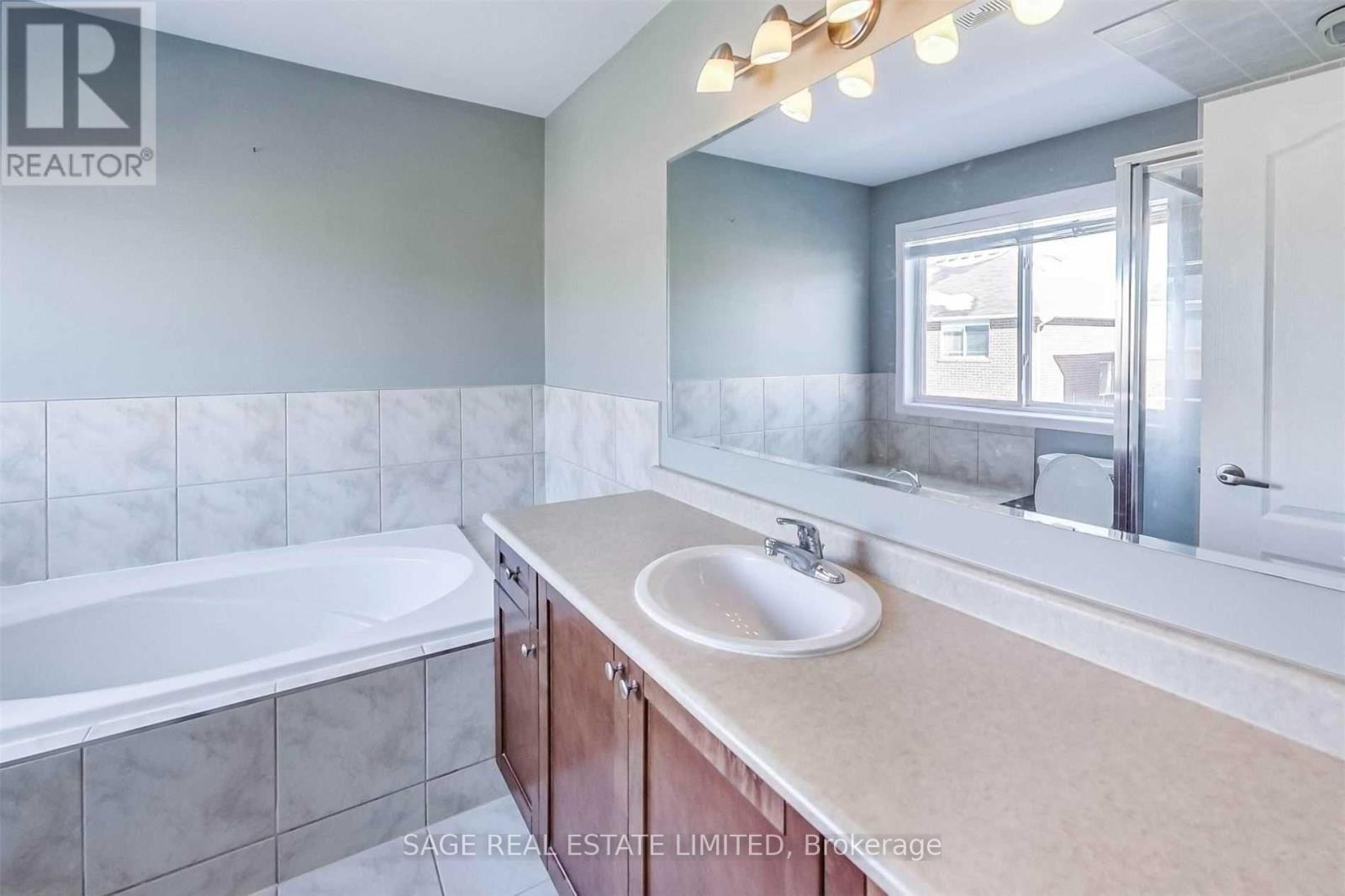 1131 Barr Crescent, Milton, ON