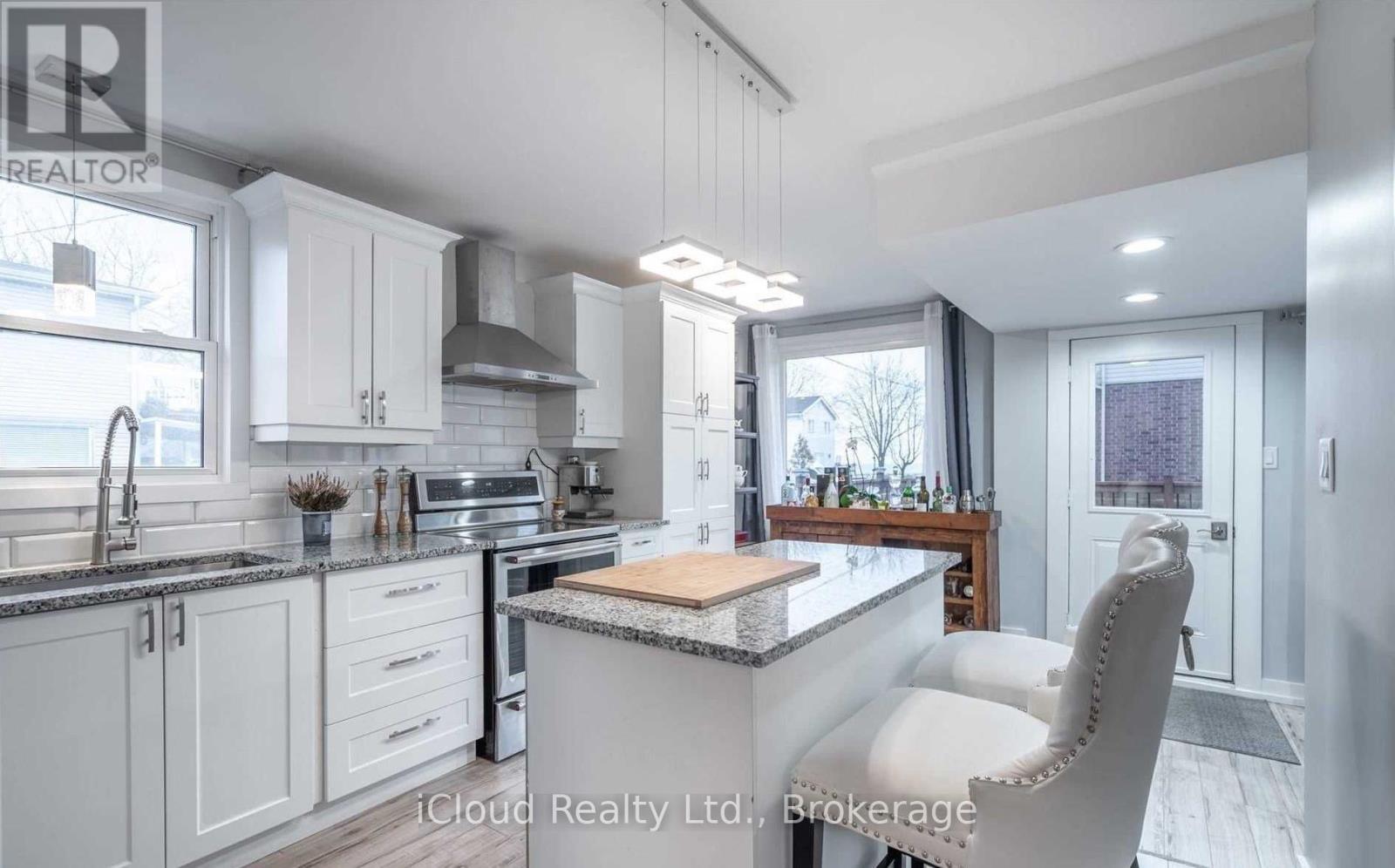 Main - 361 Beach Boulevard W, Hamilton, ON