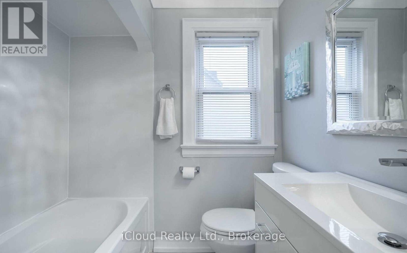 Main - 361 Beach Boulevard W, Hamilton, ON