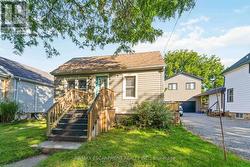 37 MAPLECREST AVENUE St. Catharines, ON L2T 1A7