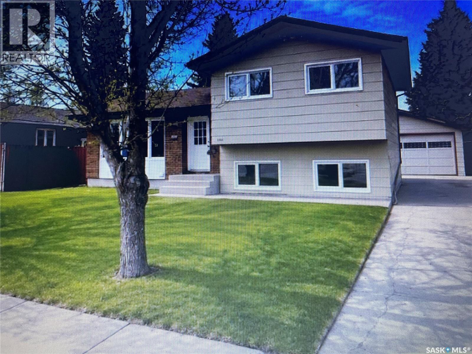 1510 Mckercher Drive, Saskatoon, SK