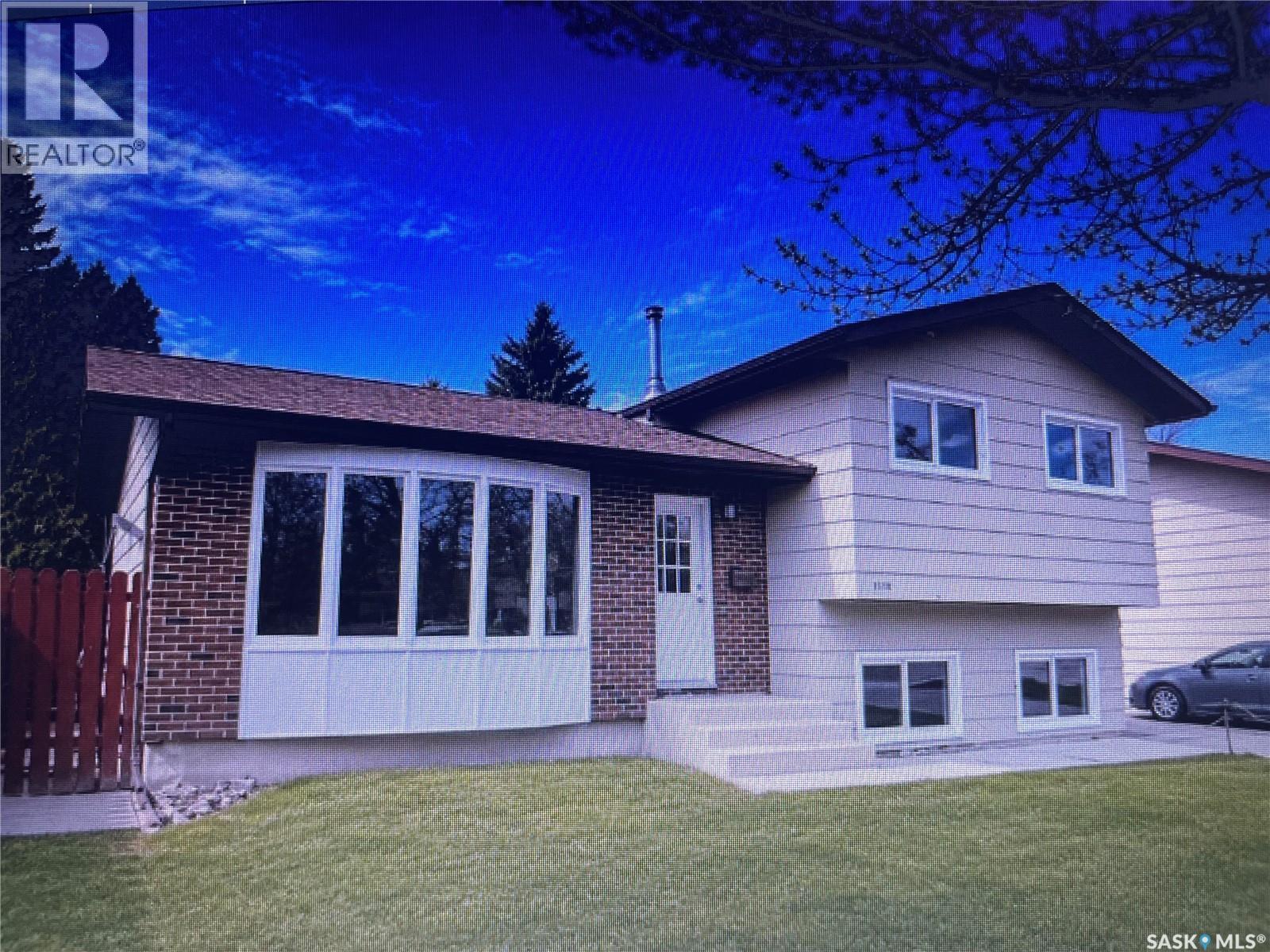 1510 Mckercher Drive, Saskatoon, SK