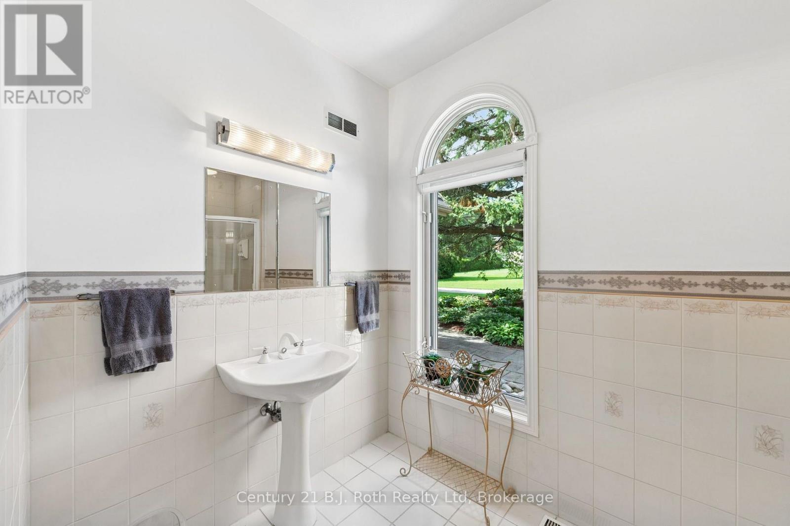 339 Champlain Road, Penetanguishene, ON