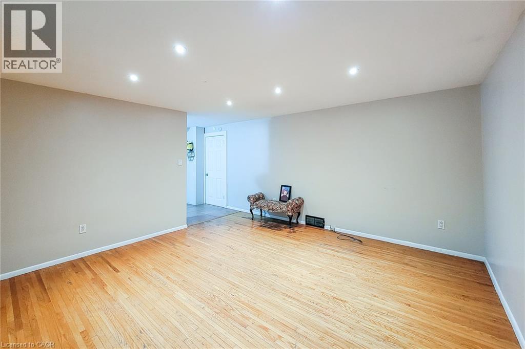 1 Vera Court, Hamilton, ON
