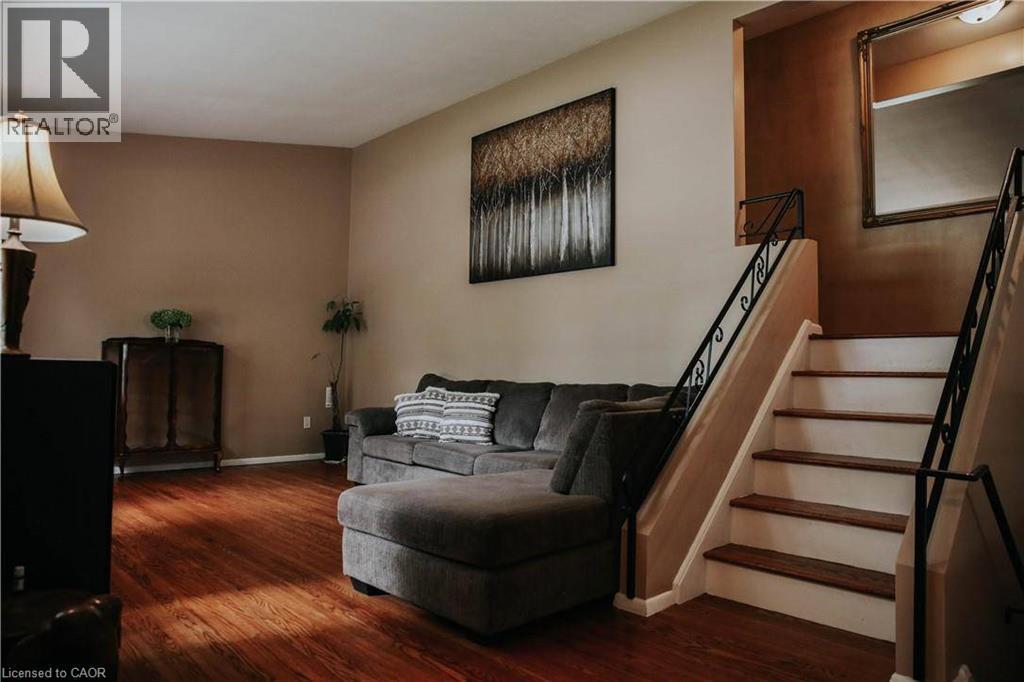 1 Vera Court, Hamilton, ON