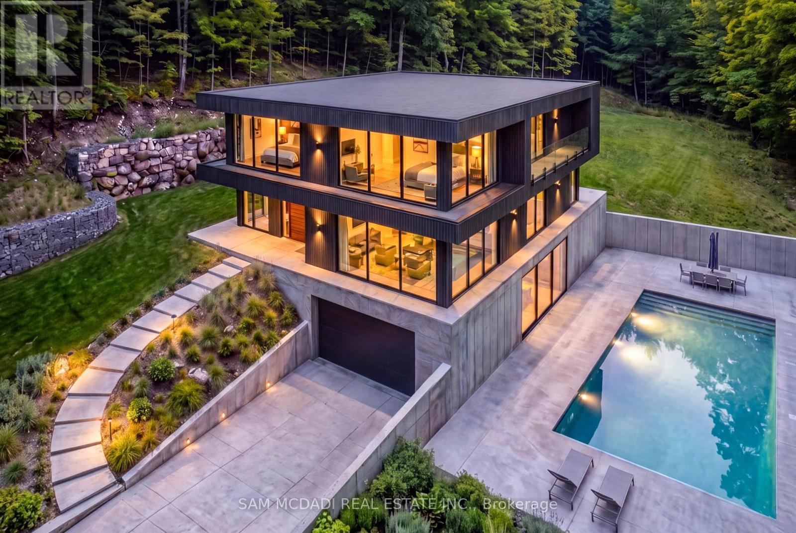 1470 Pinetree Crescent, Mississauga, ON