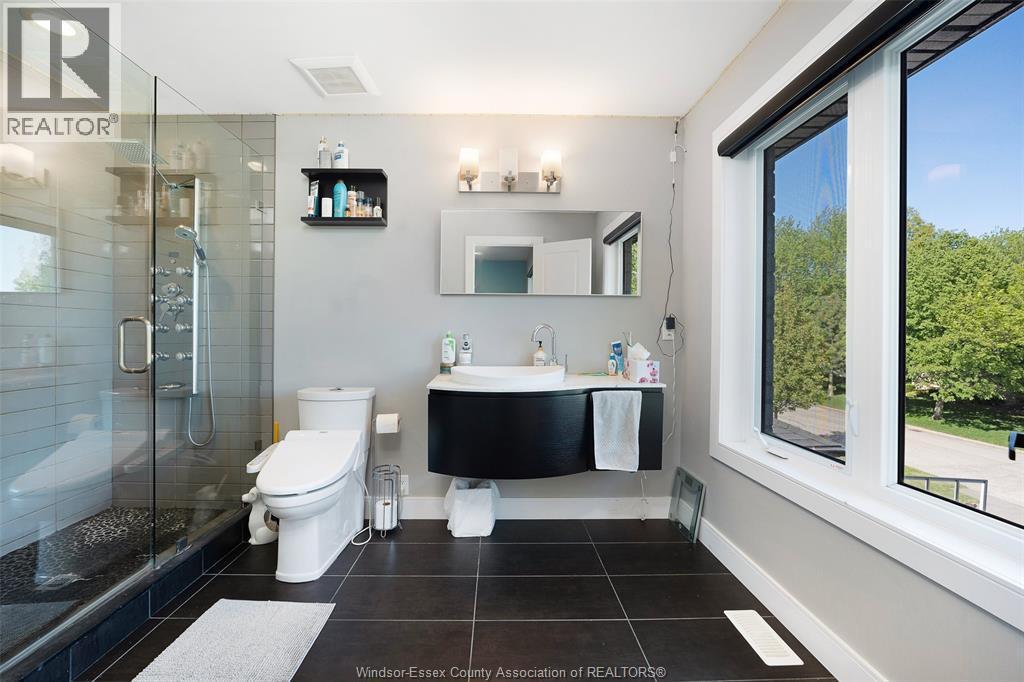 4395 Centre Lake, Windsor, ON