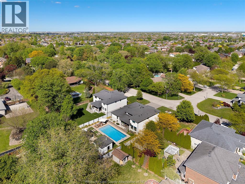 4395 Centre Lake, Windsor, ON