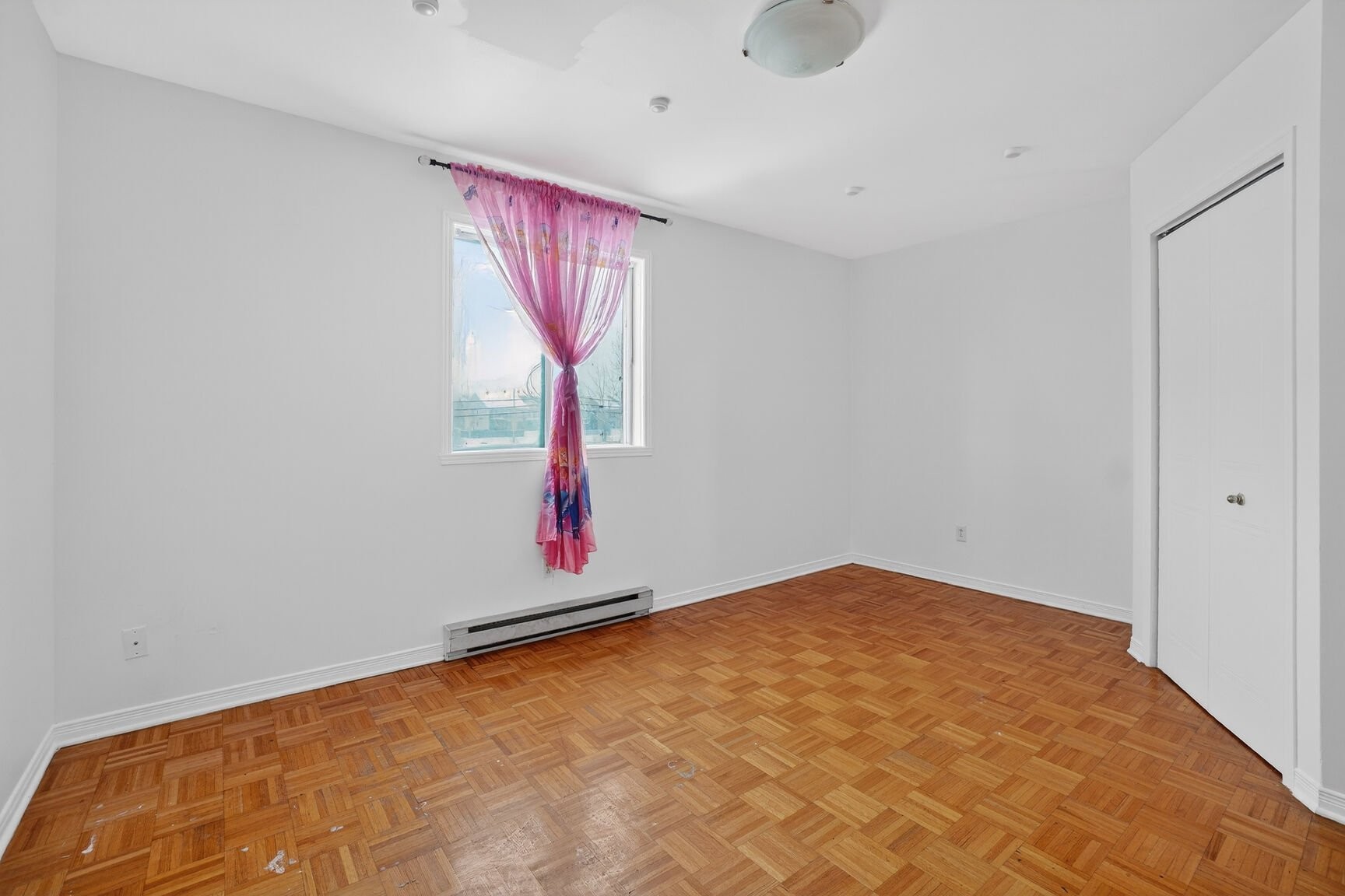 Chambre à coucher - 12249Z Rue Adrien-Hébert, Montréal (Rivière-Des-Prairies/Pointe-Aux-Trembles), QC