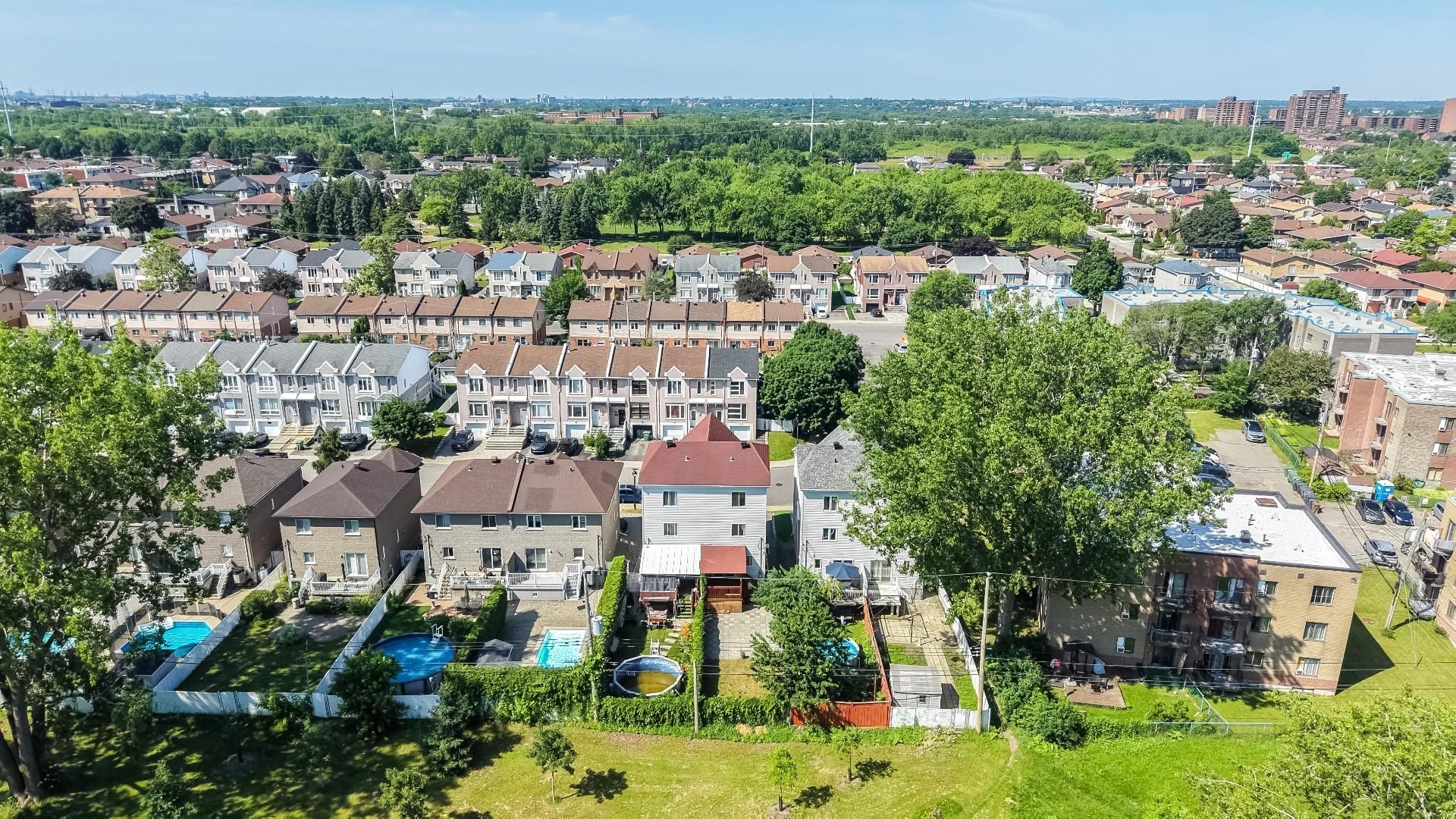 Photo aérienne - 12249Z Rue Adrien-Hébert, Montréal (Rivière-Des-Prairies/Pointe-Aux-Trembles), QC