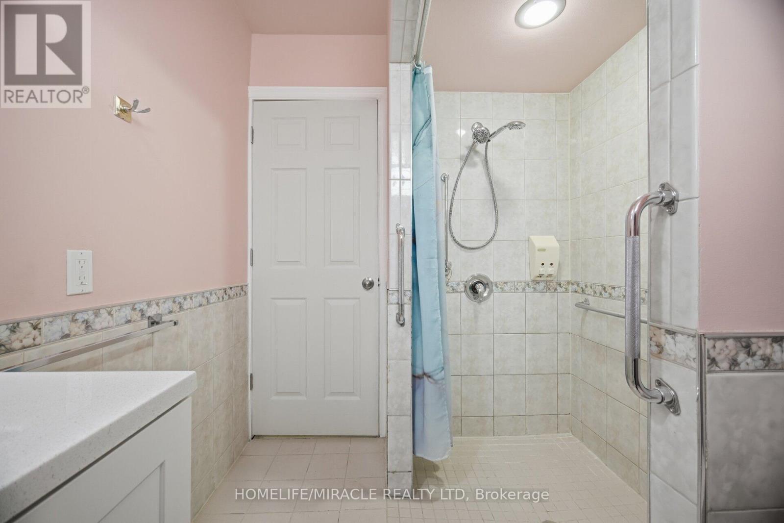 25 Hope Avenue, Hamilton, ON
