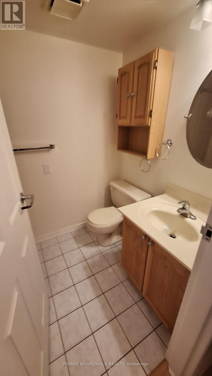 4pcs bathroom - 206 - 330 Centrum Boulevard, Ottawa, ON