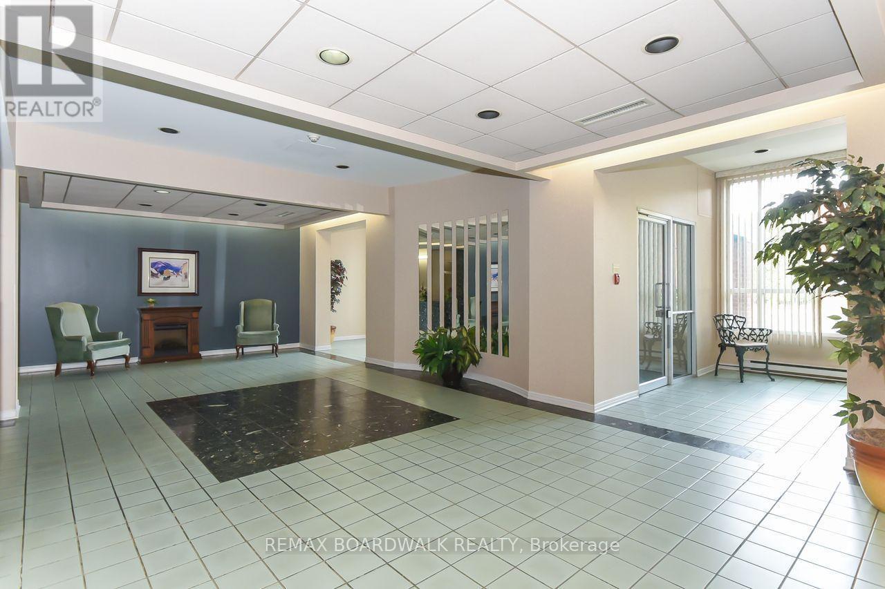 lobby - 206 - 330 Centrum Boulevard, Ottawa, ON