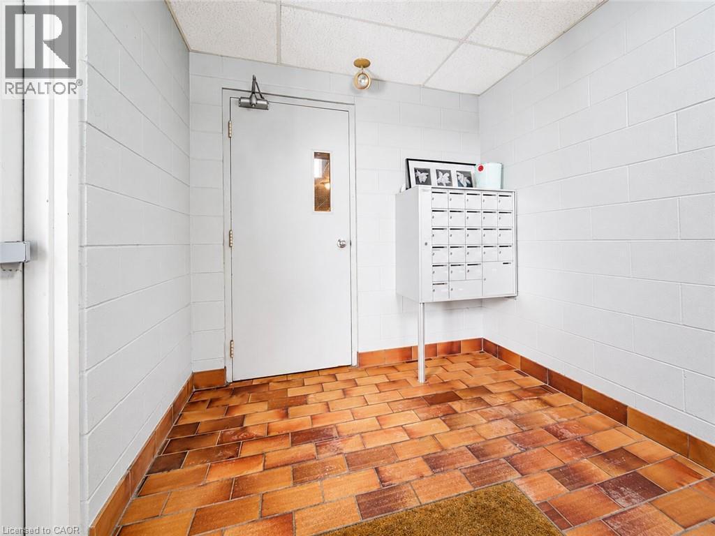 4 Avalon Place Unit# 303, Kitchener, ON