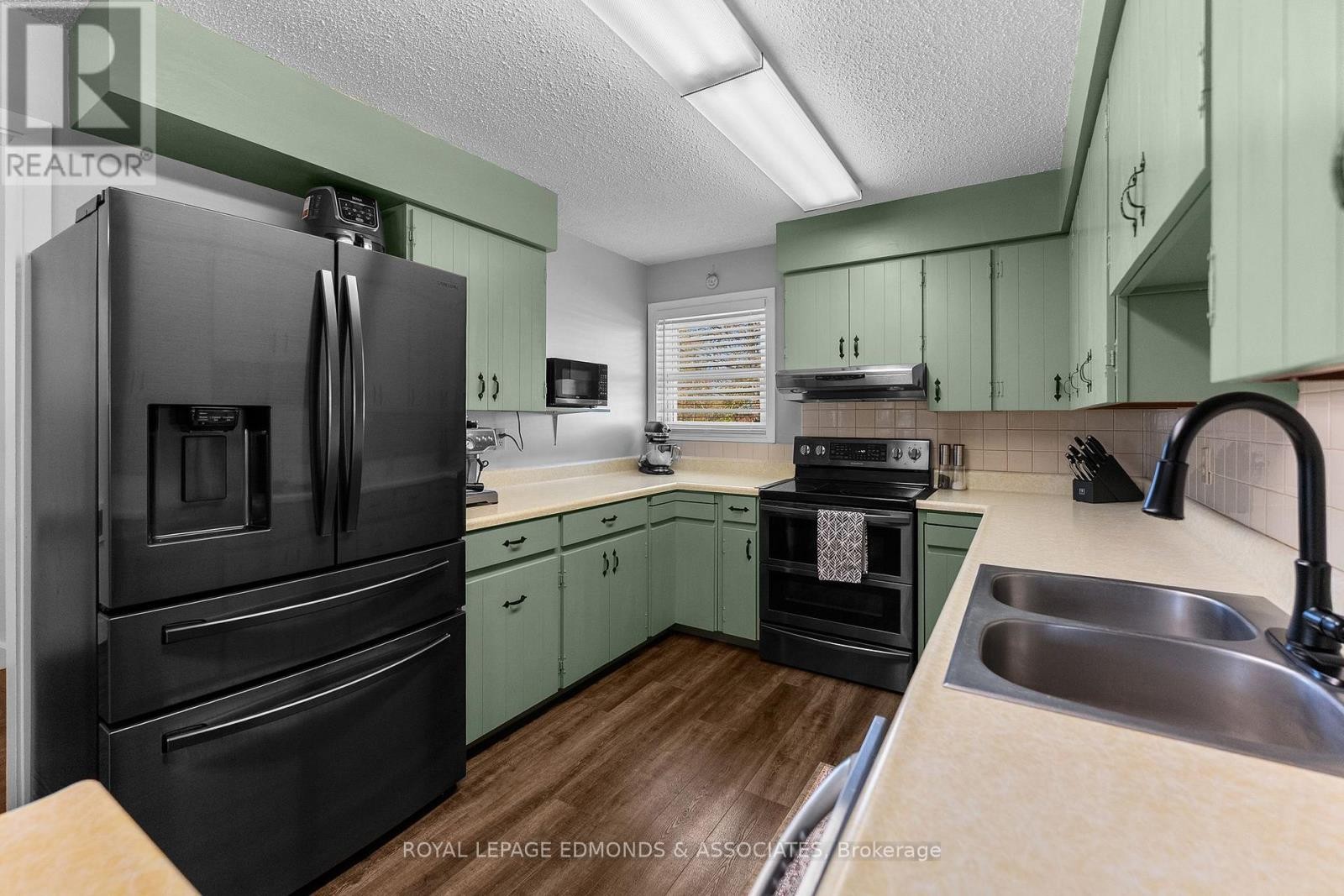 5 Lasalle Drive, Deep River, ON