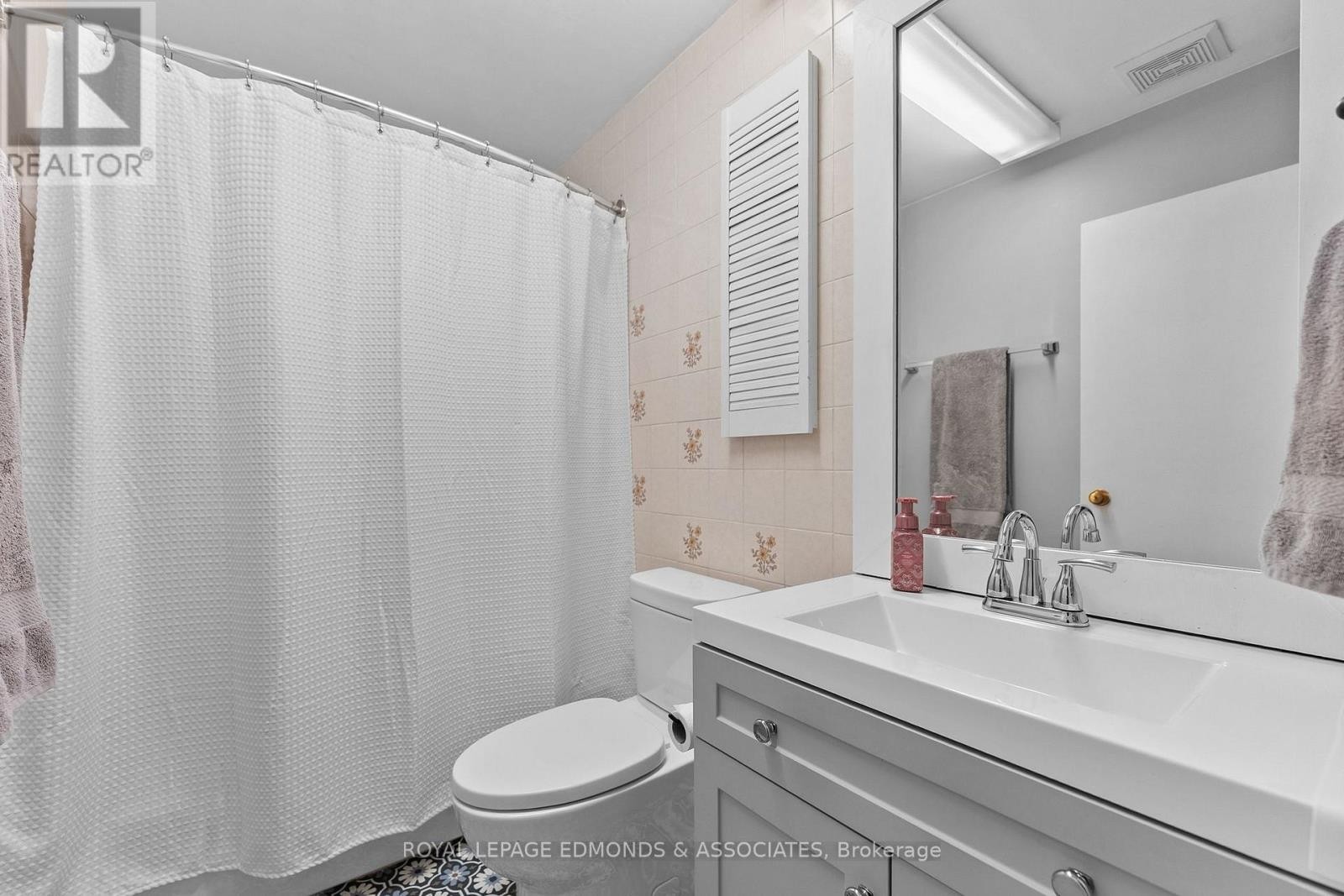 5 Lasalle Drive, Deep River, ON