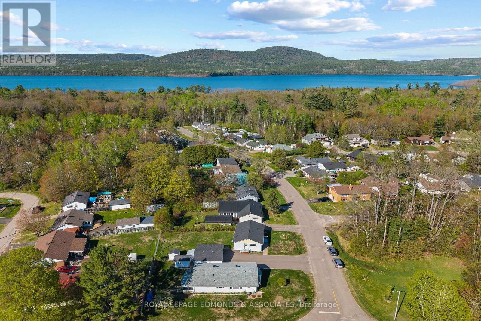 5 Lasalle Drive, Deep River, ON