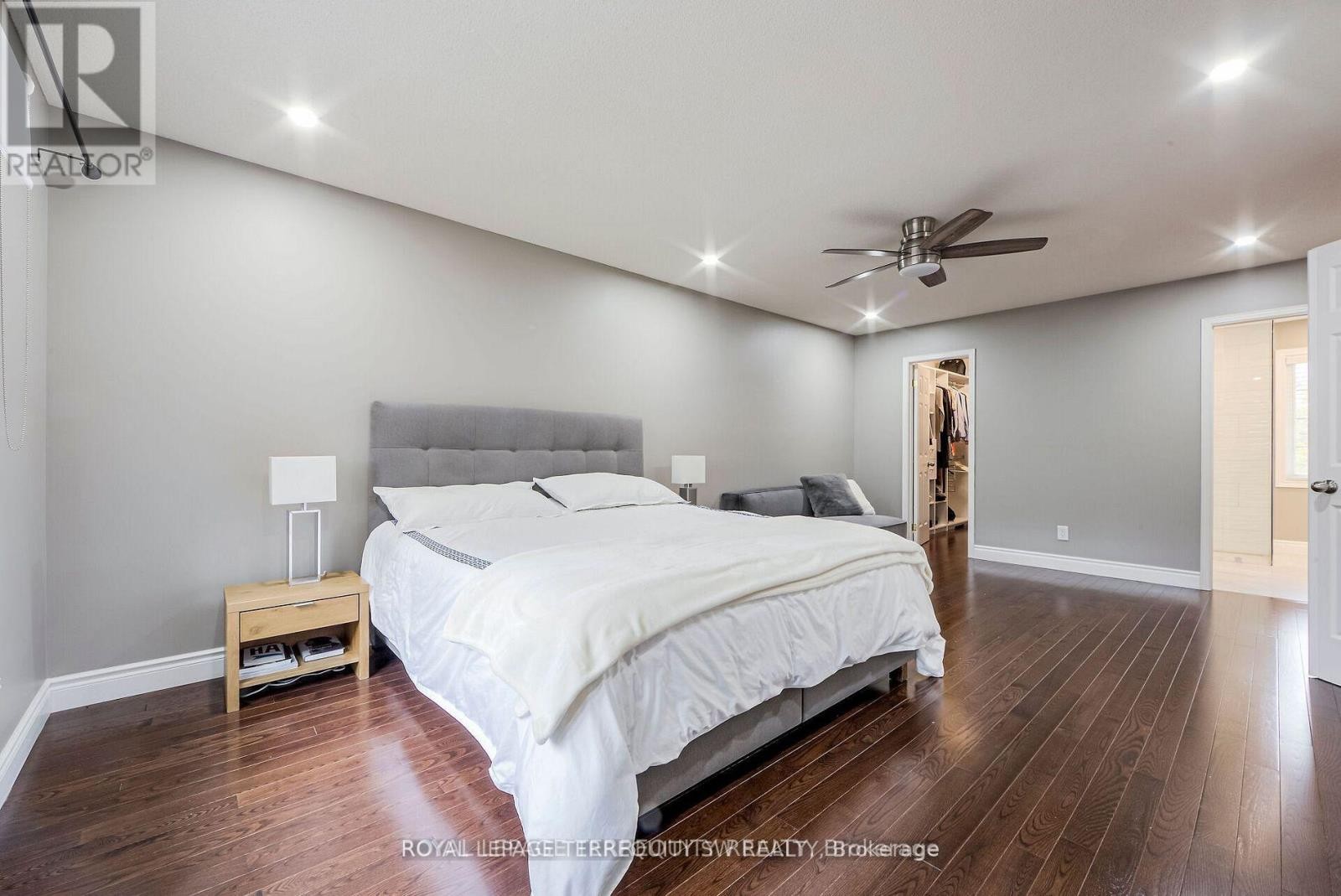 2025 Parklane Crescent, Burlington, ON