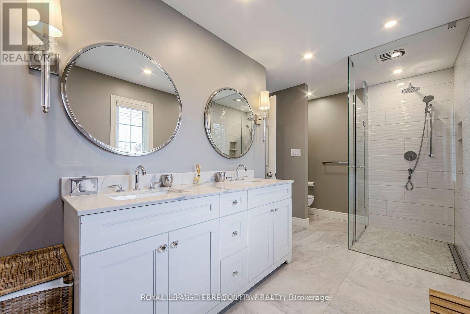 2025 Parklane Crescent, Burlington, ON