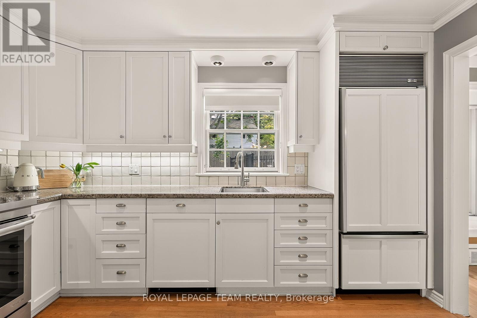766 Eastbourne Avenue, Ottawa, ON