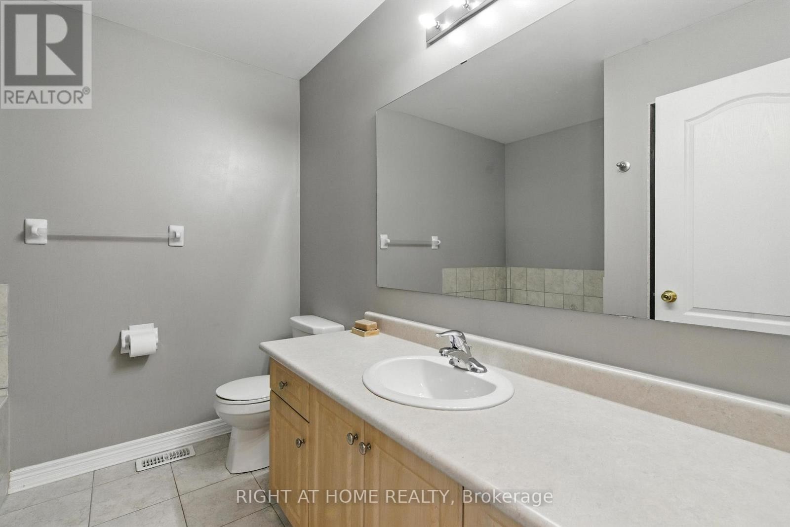 215 Canada Drive, Vaughan, ON