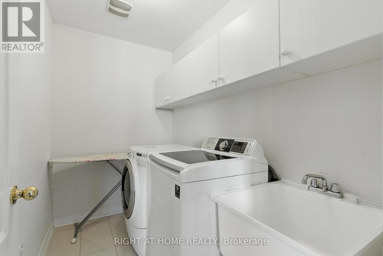 215 Canada Drive, Vaughan, ON