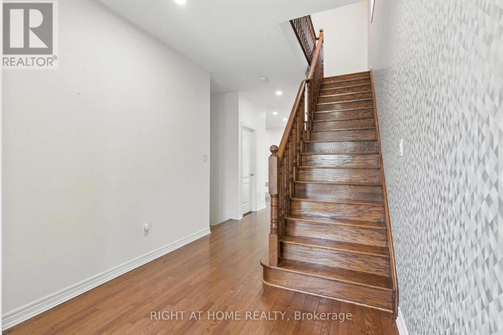215 Canada Drive, Vaughan, ON